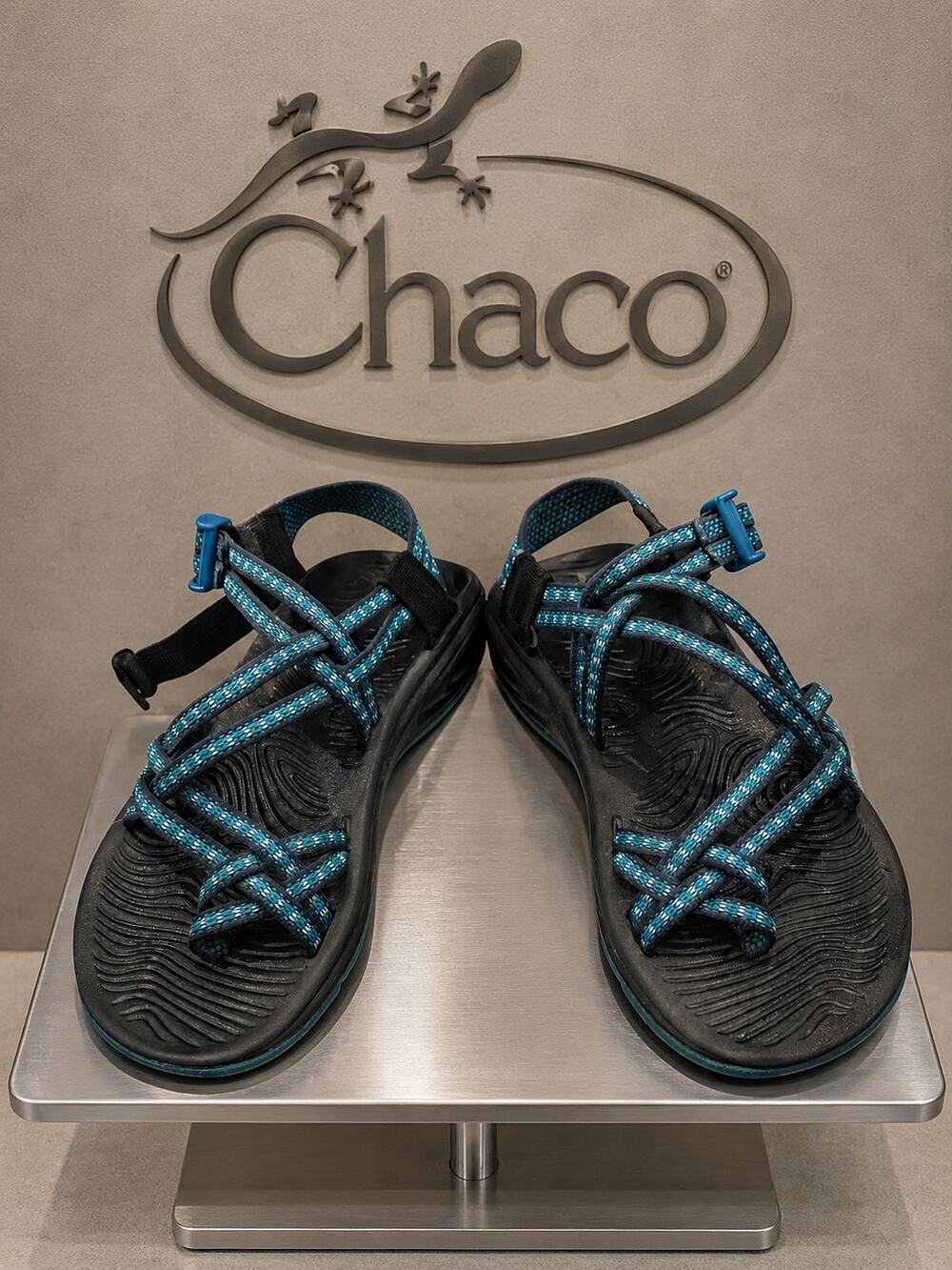 Chaco Strappy Sport Sandals Black Blue Women’s Size 6 J107006